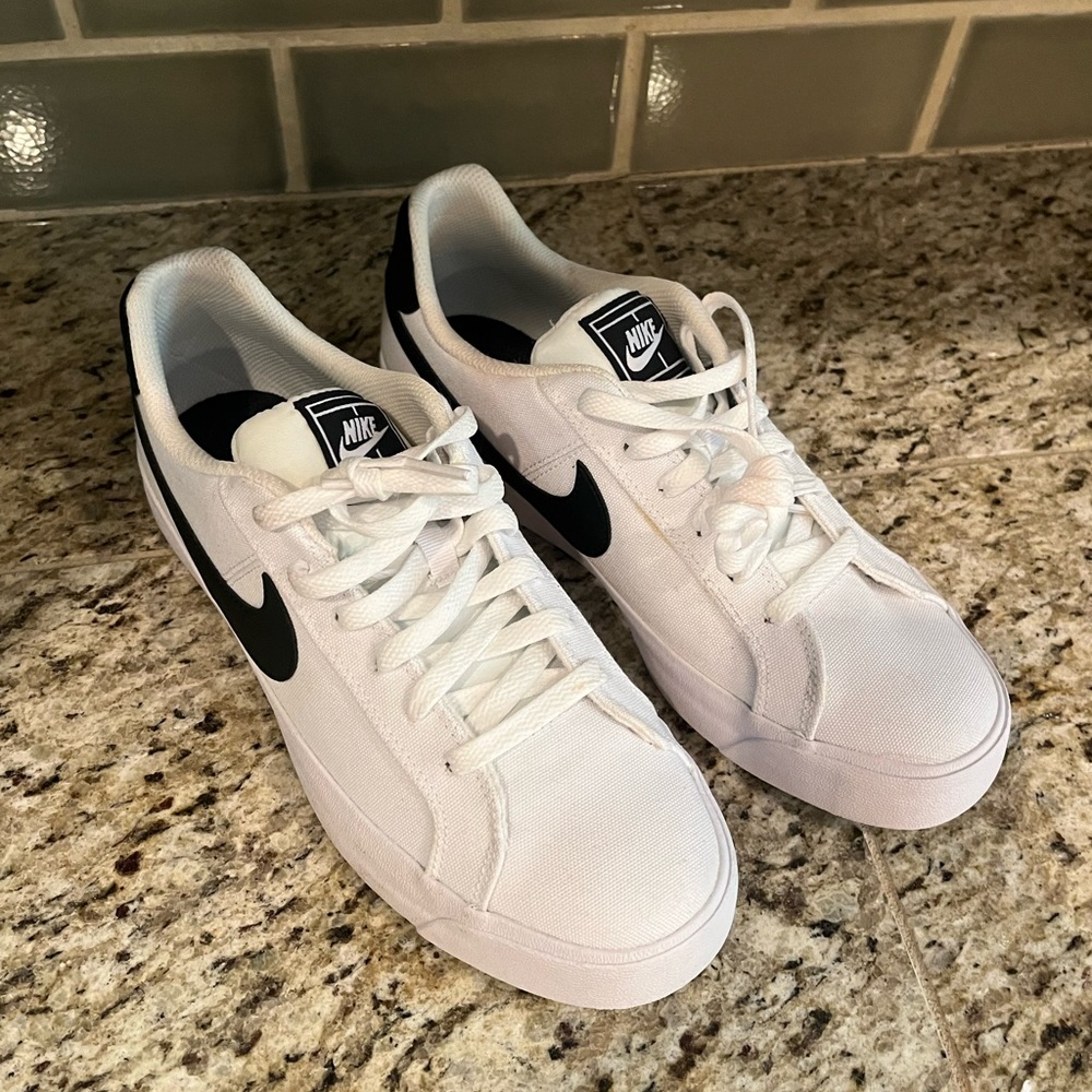 NIKE canvas sneakers